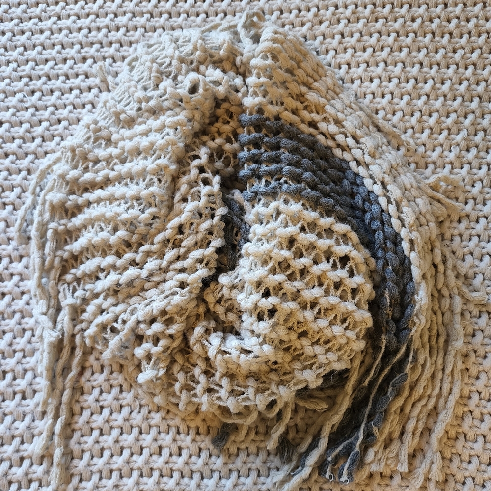 Buckle NWT scarf